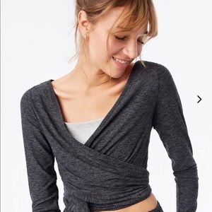 Outdoor Voices All Day Wrap Top in Charcoal, size Small